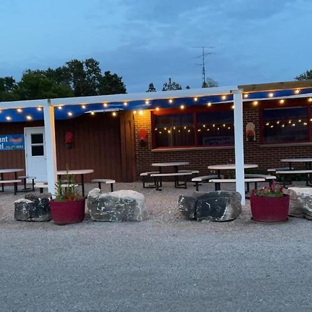 Huron Sands Motel And Restaurant Providence Bay 외부 사진