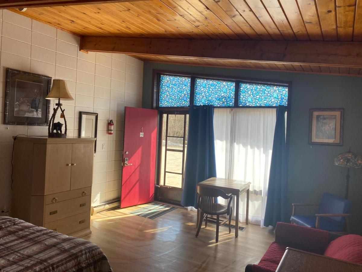 Huron Sands Motel And Restaurant Providence Bay 외부 사진