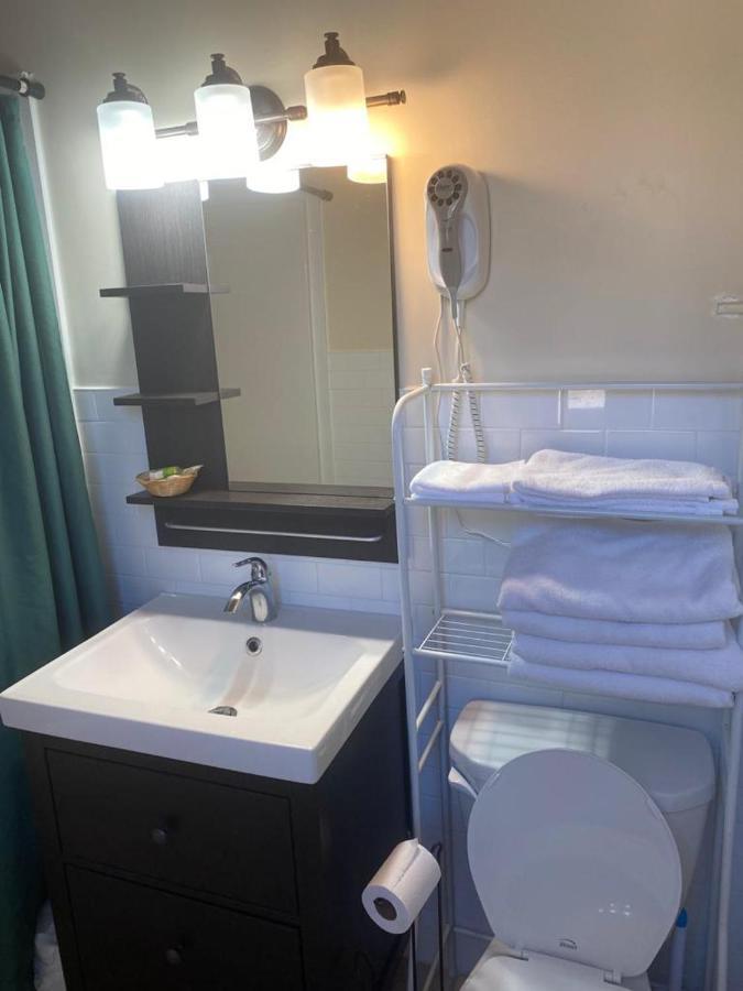 Huron Sands Motel And Restaurant Providence Bay 외부 사진