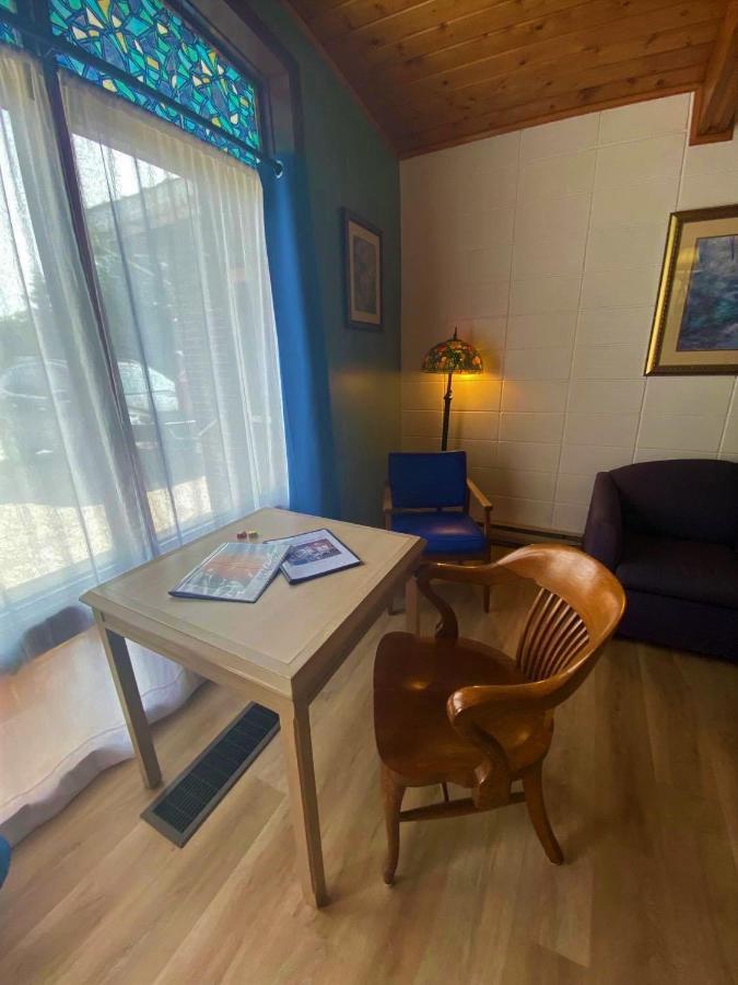 Huron Sands Motel And Restaurant Providence Bay 외부 사진