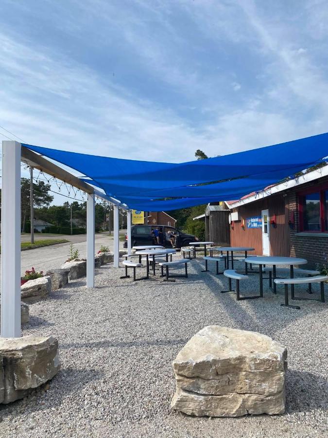 Huron Sands Motel And Restaurant Providence Bay 외부 사진