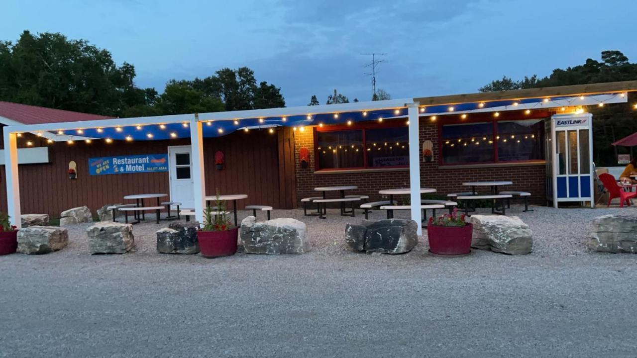 Huron Sands Motel And Restaurant Providence Bay 외부 사진