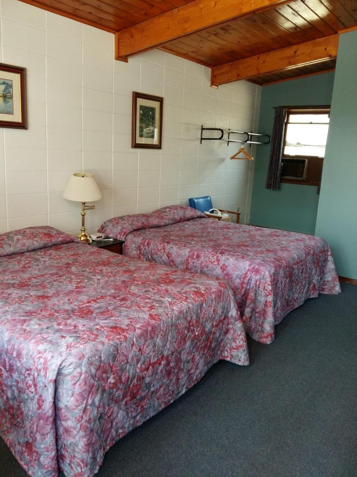 Huron Sands Motel And Restaurant Providence Bay 외부 사진